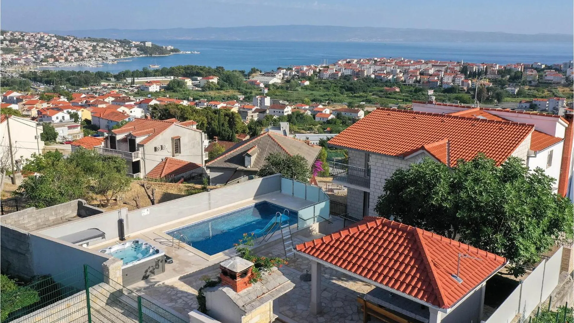 Cozy Apartment In Split With Kitchen