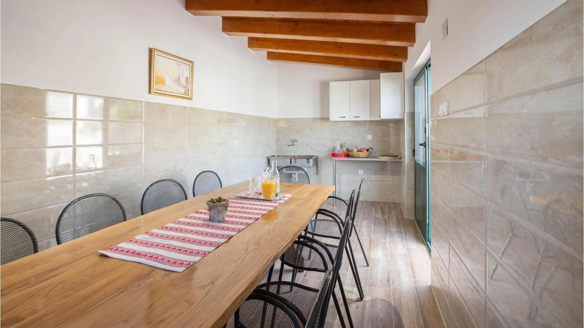 Cozy Apartment In Split With Kitchen Chorvatsko
