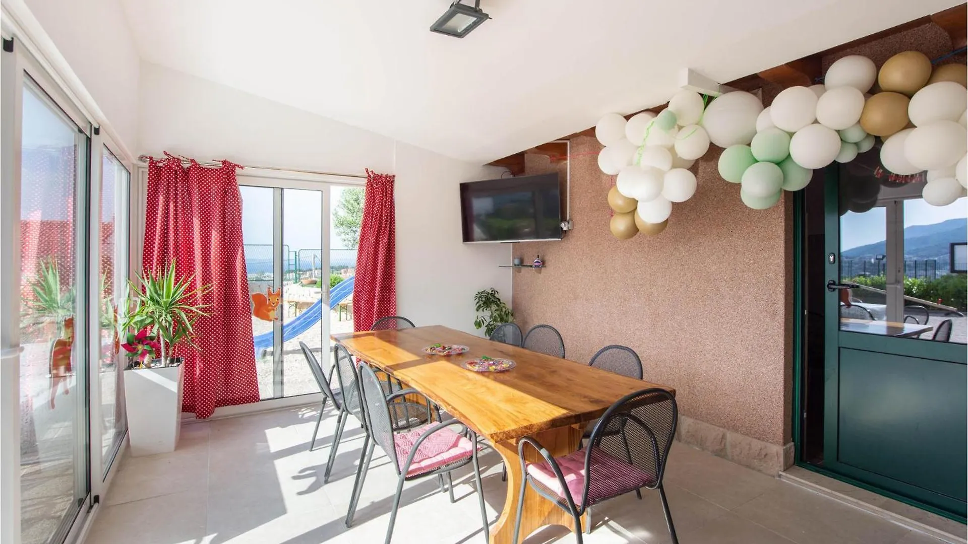 Cozy Apartment In Split With Kitchen Chorvatsko